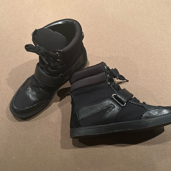 Nine West Black High Tops - Picture 1 of 2